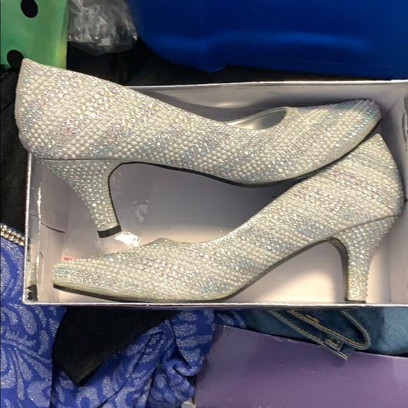 Silver beaded shoes - Picture 3 of 3